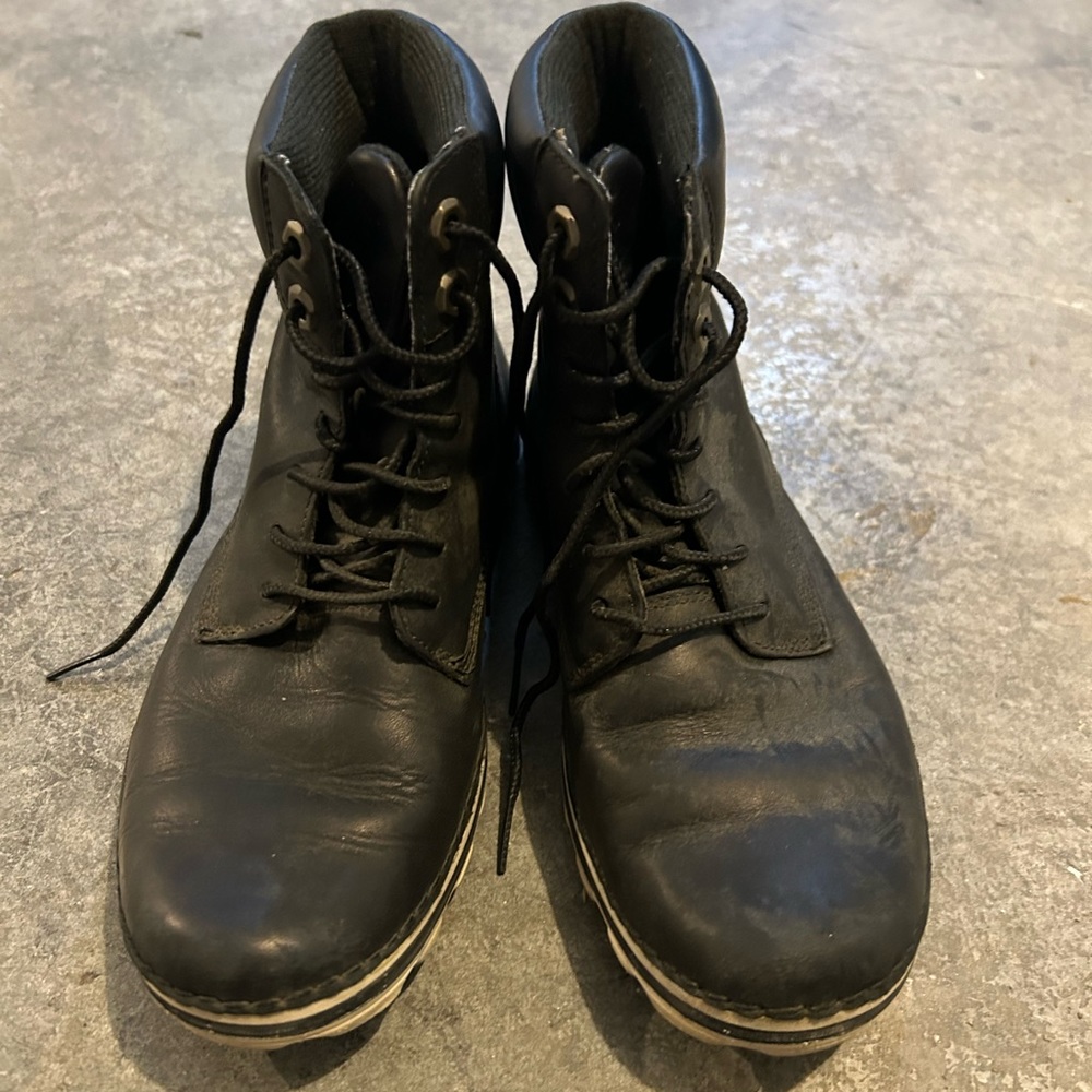 Timberland’s Women Hiking Boots Size 5.5